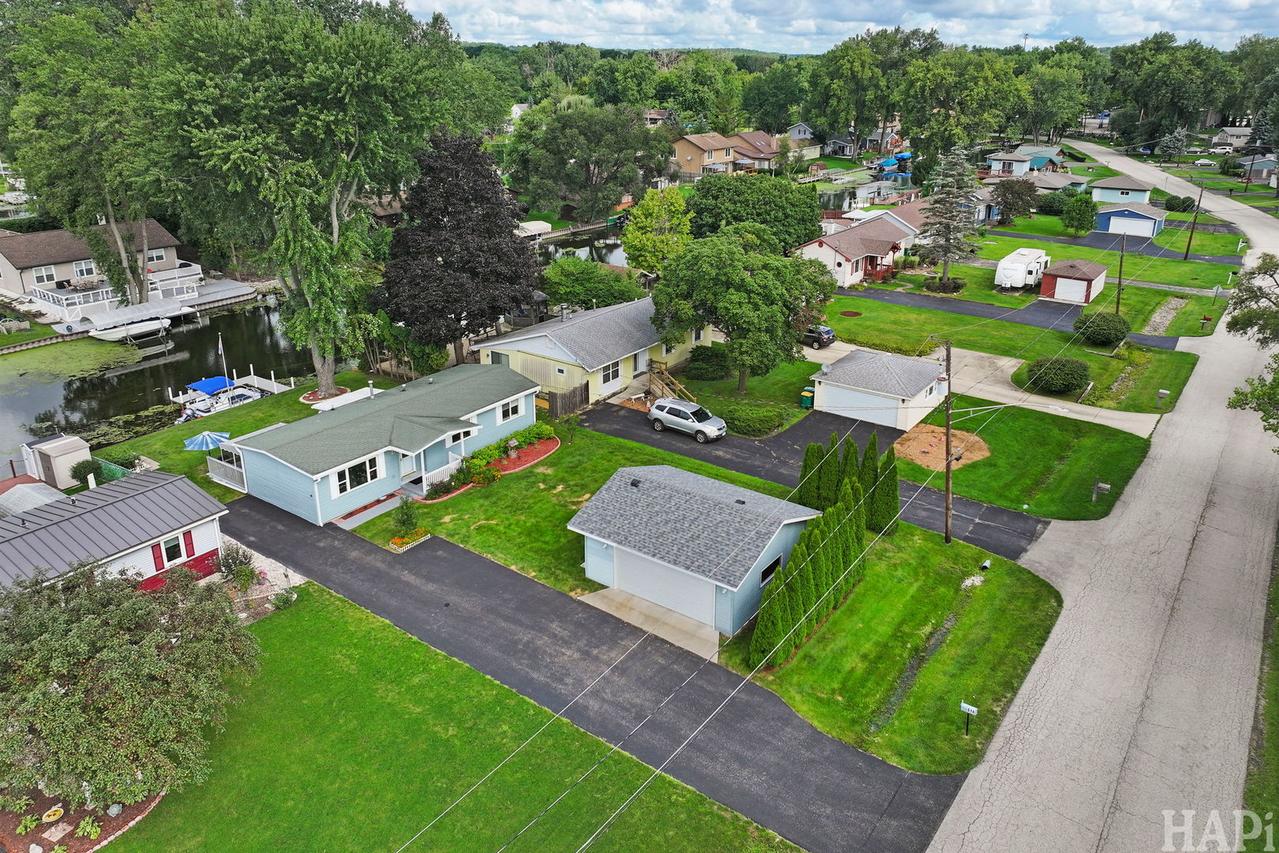 614 Livingston St., Mchenry, IL 60050