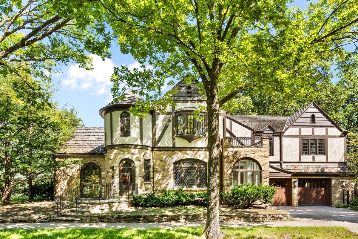 2401 Lawndale Ave., Evanston, IL 60201