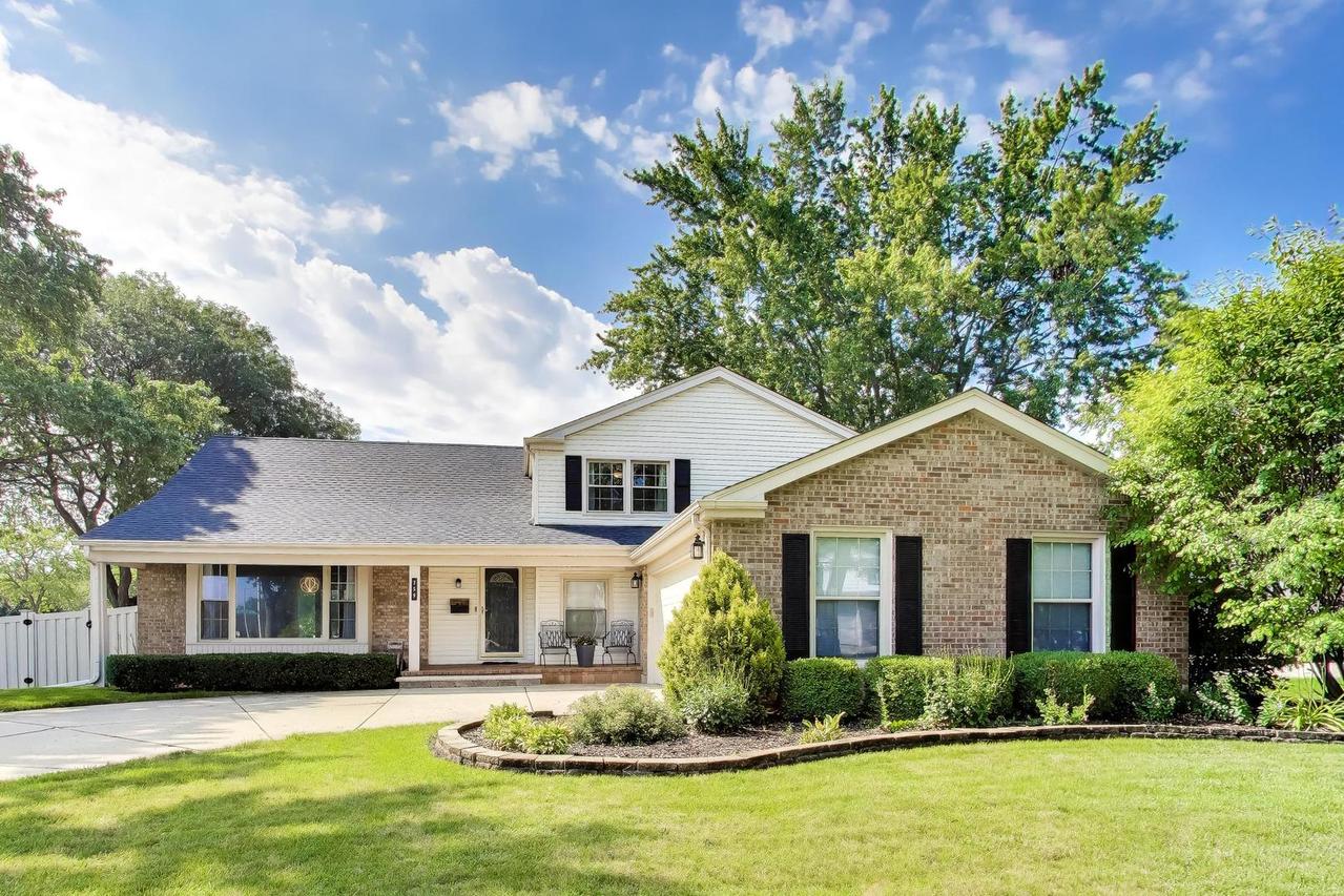 759 E Mill Valley Rd., Palatine, IL 60074