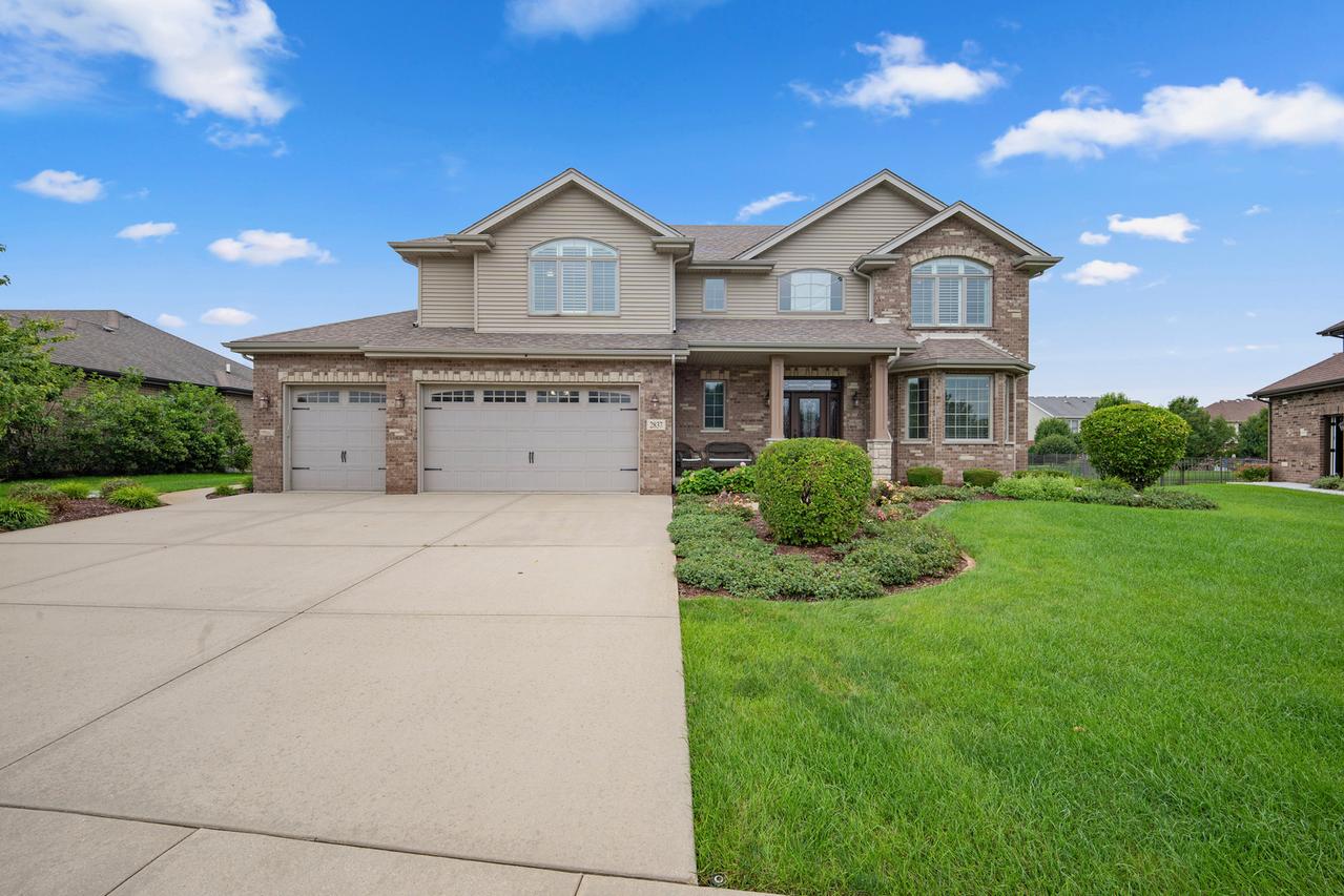 2837 Taylor Glen Dr., New Lenox, IL 60451
