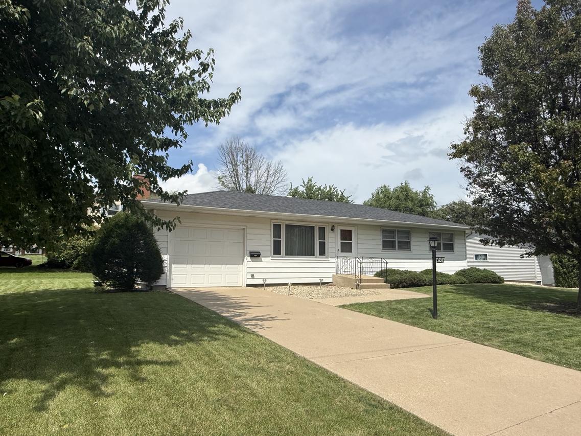 2327 13th St., Peru, IL 61354