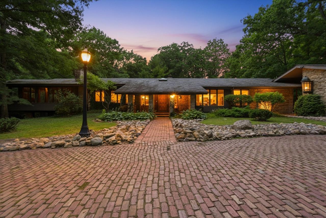 1664 E Rietveld Dr., Crete, IL 60417
