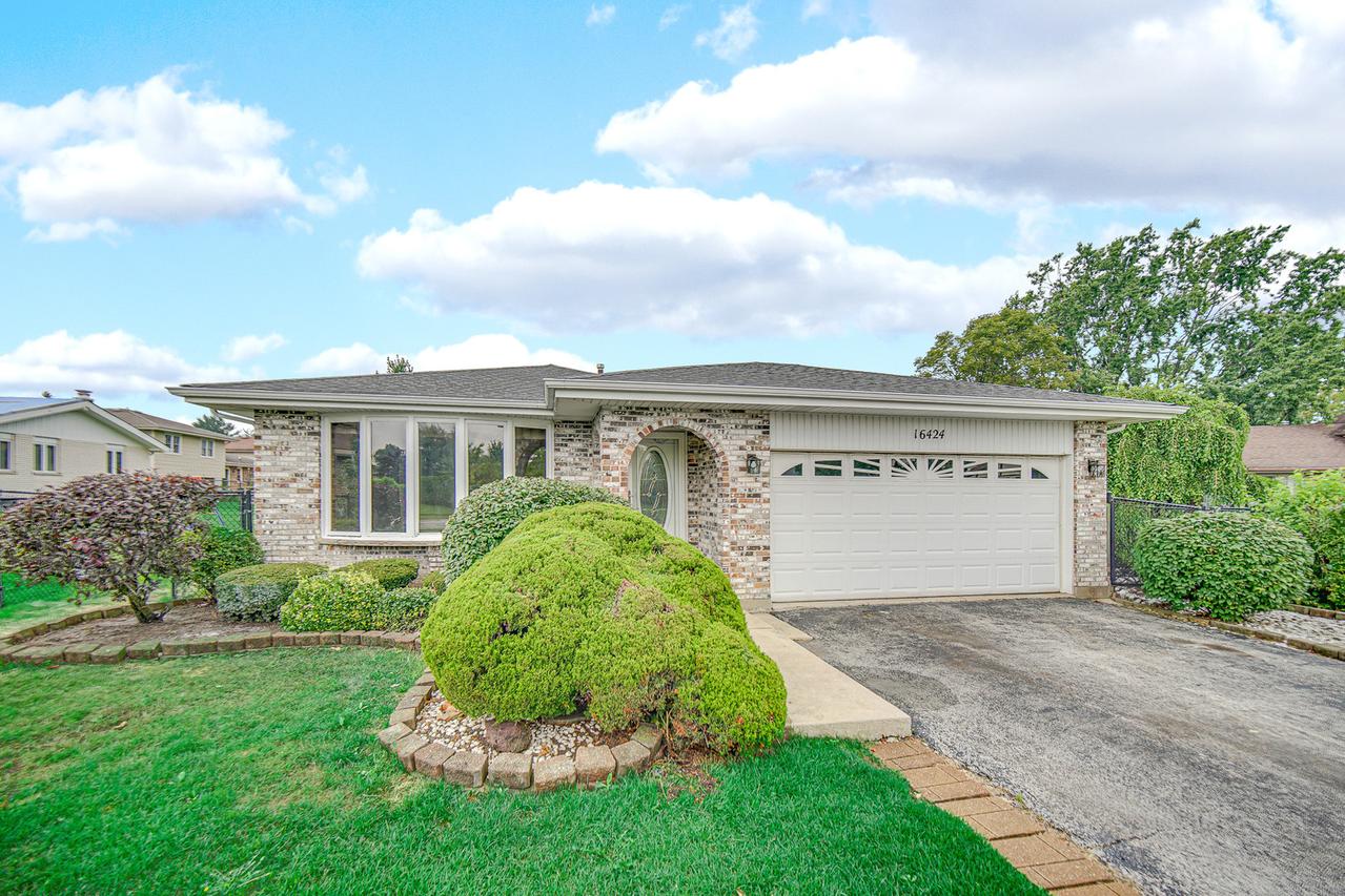 16424 Maplewood Ct., Tinley Park, IL 60477
