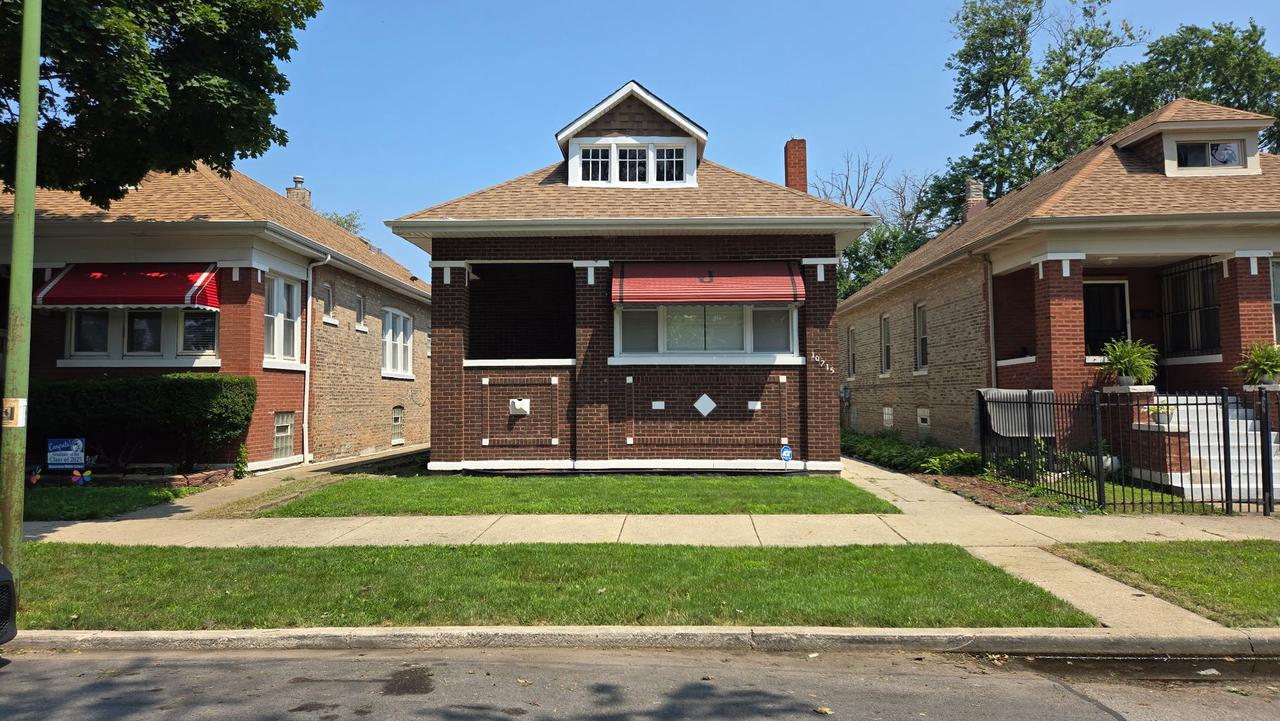 10215 S Emerald Ave., Chicago, IL 60628