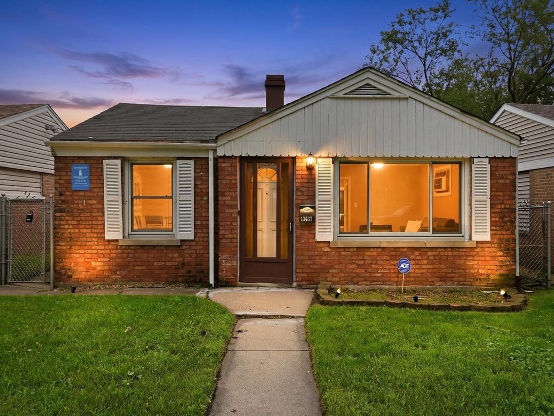 13437 S Green Bay Ave., Chicago, IL 60633