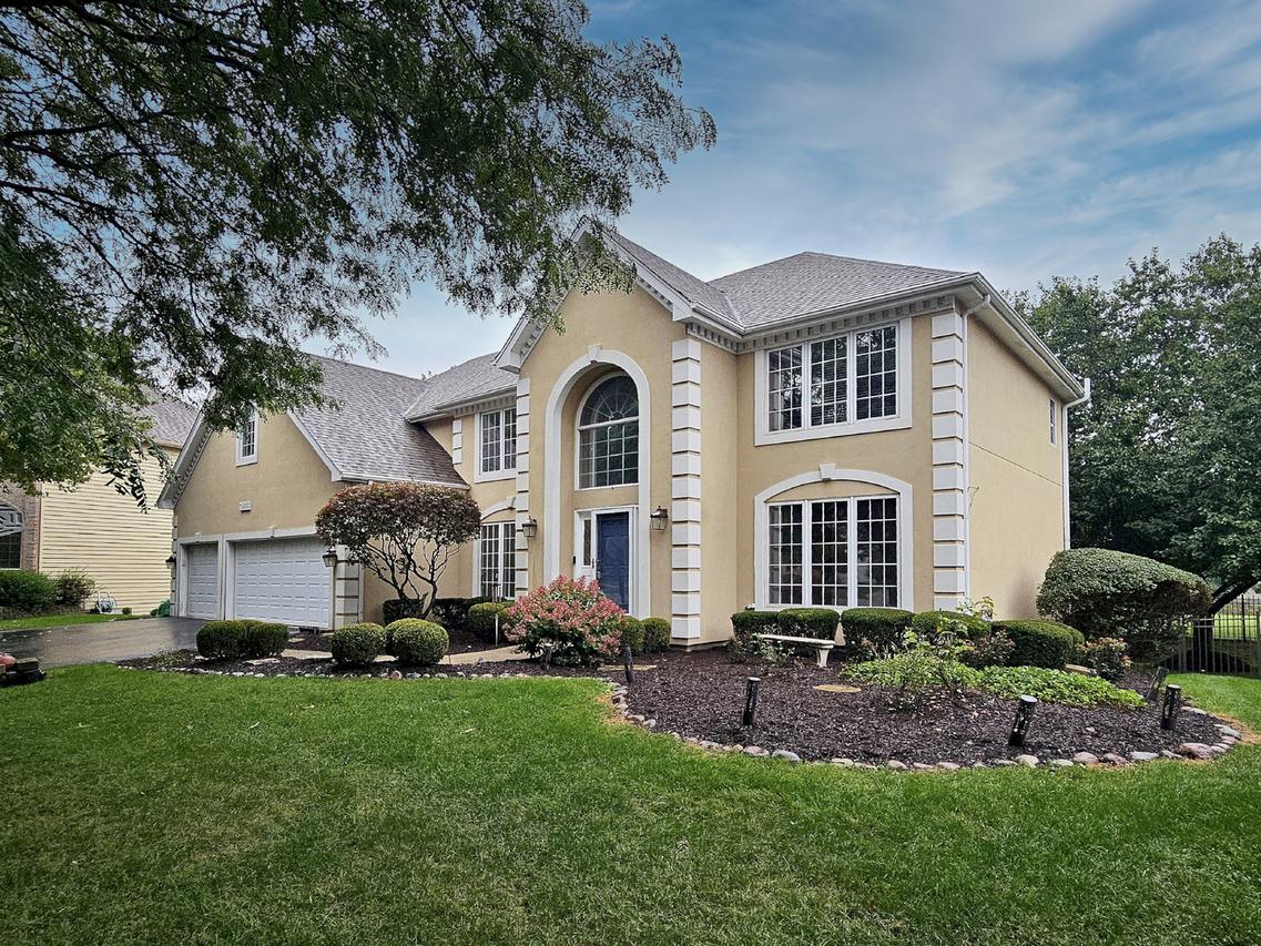1944 Clyde Dr., Naperville, IL 60565