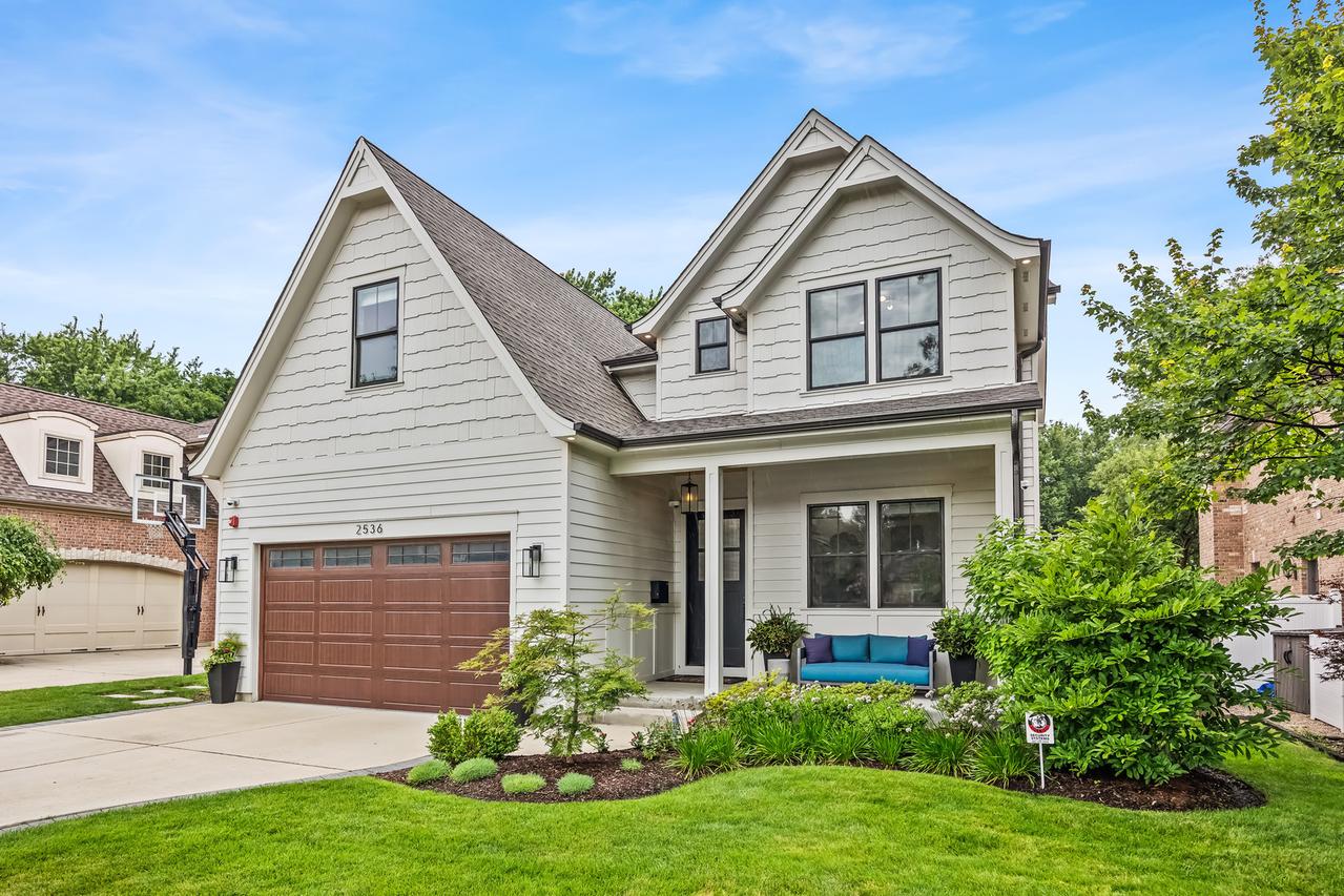 2536 Oak Ave., Northbrook, IL 60062