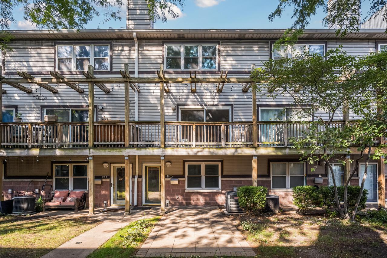 1540 N Greenview Ave. #D, Chicago, IL 60642