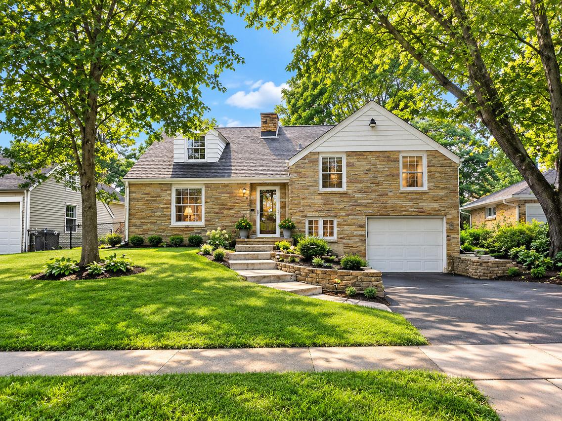 454 N Commonwealth Ave., Elgin, IL 60123