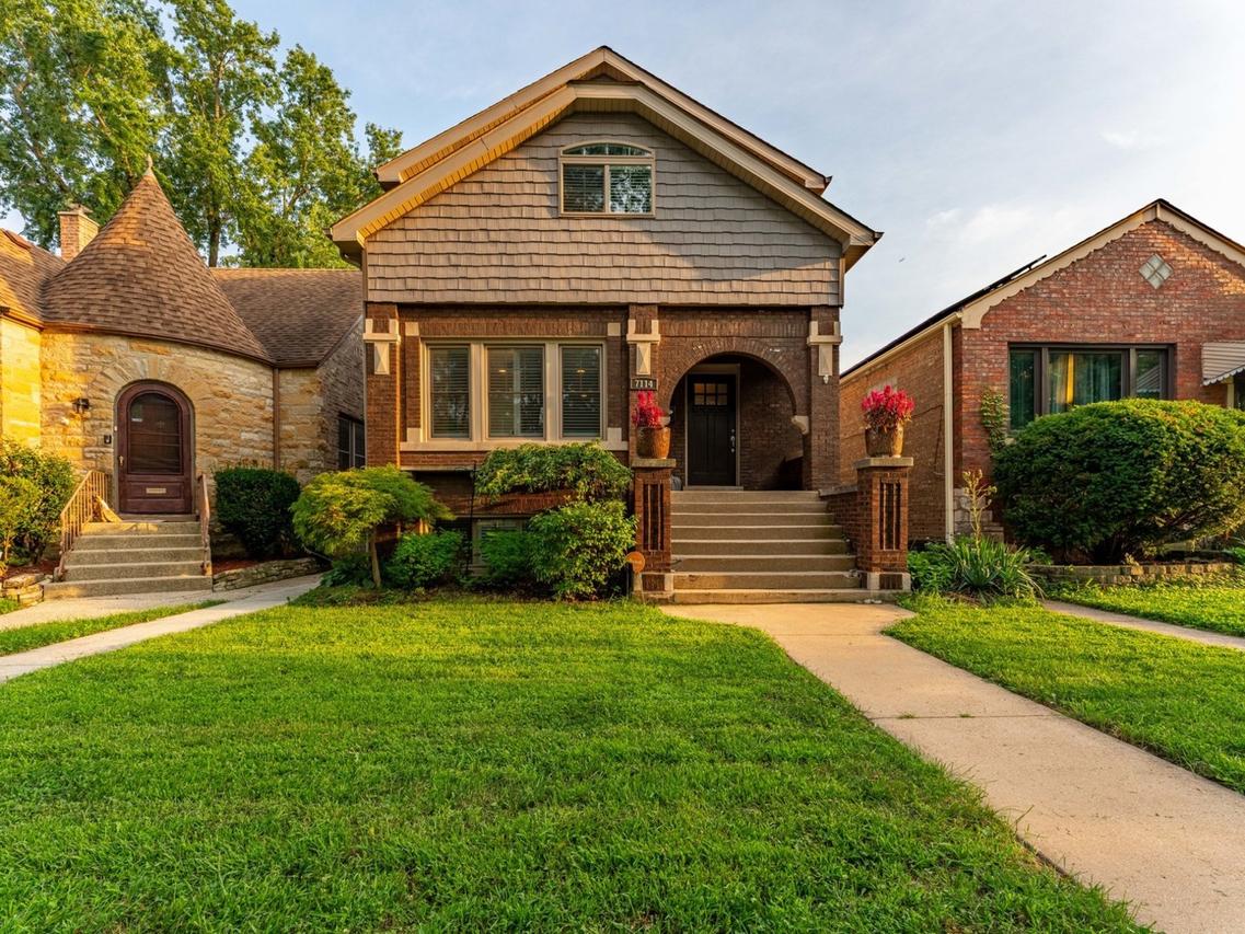 7114 35th St., Berwyn, IL 60402