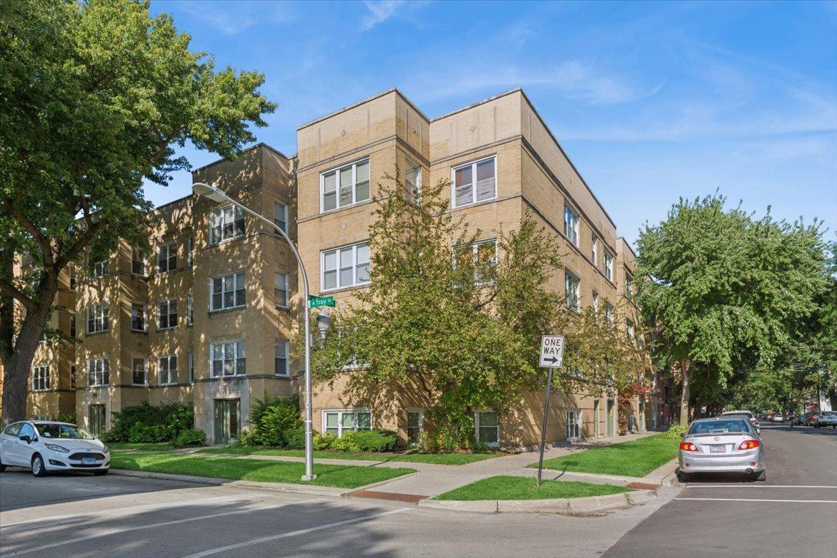 4307 N Troy St. #2, Chicago, IL 60618