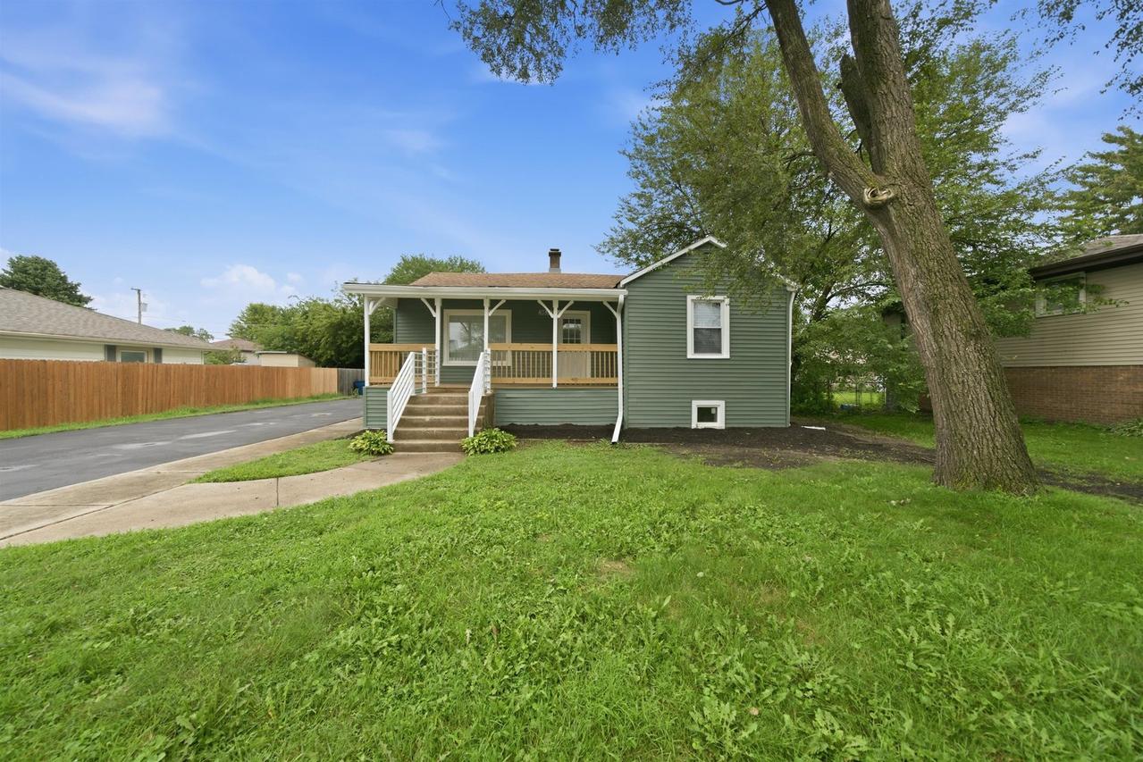 9839 Meade Ave., Oak Lawn, IL 60453