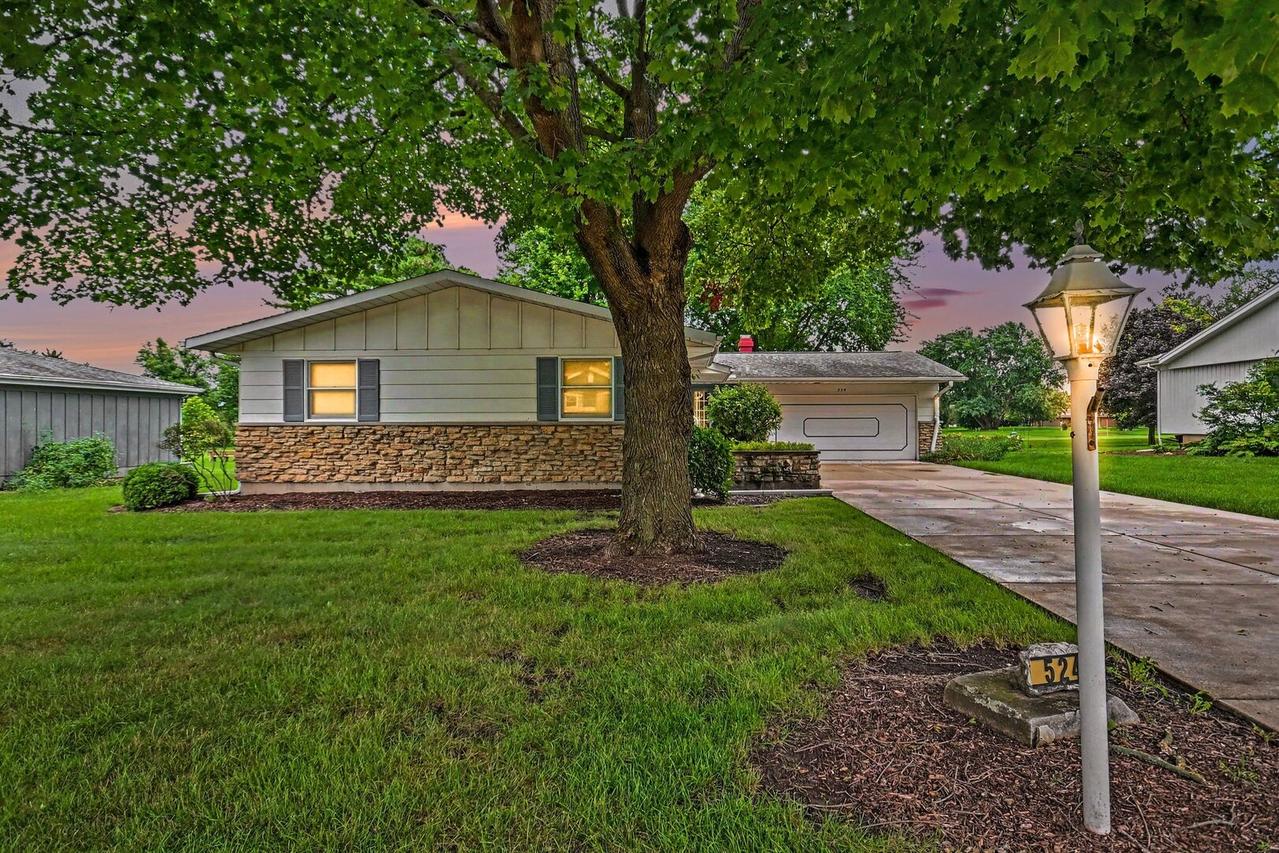524 Parkside Dr., Sycamore, IL 60178