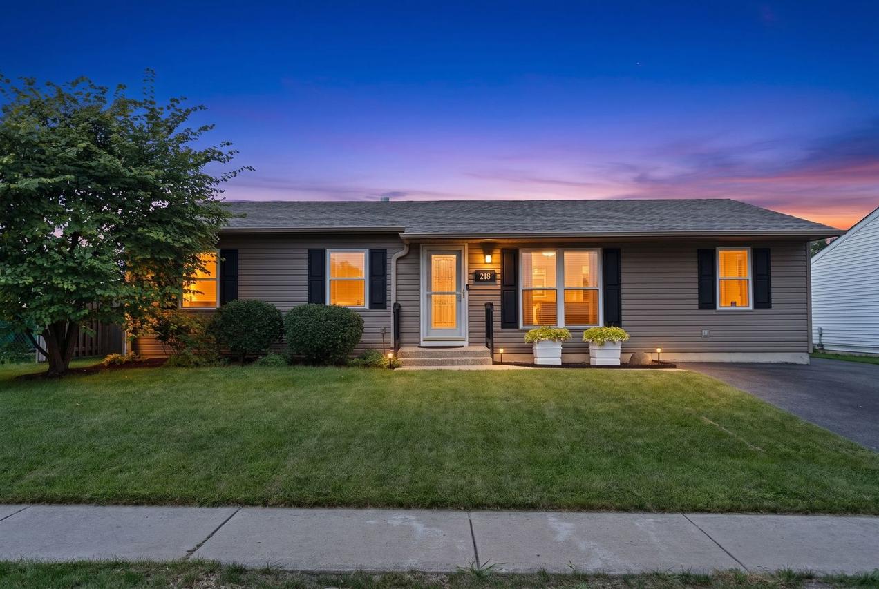 218 Hayes Ave., Romeoville, IL 60446