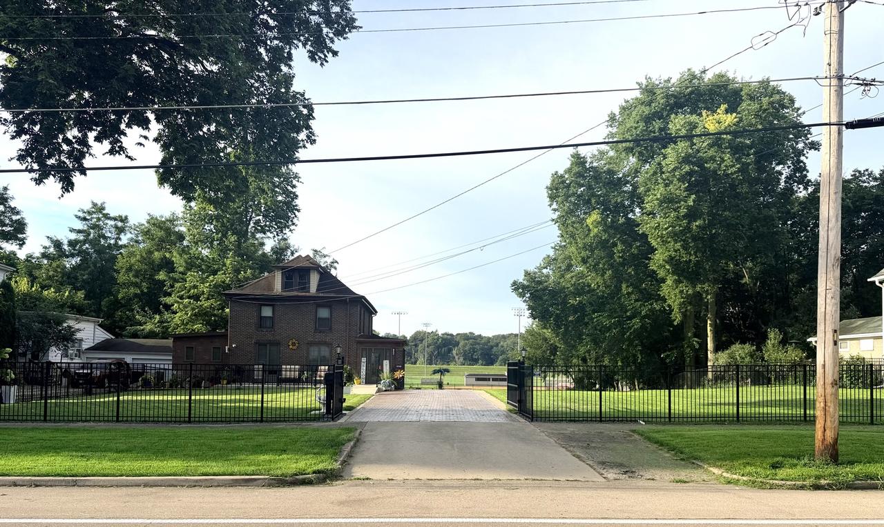 527 E Main St., Ottawa, IL 61350