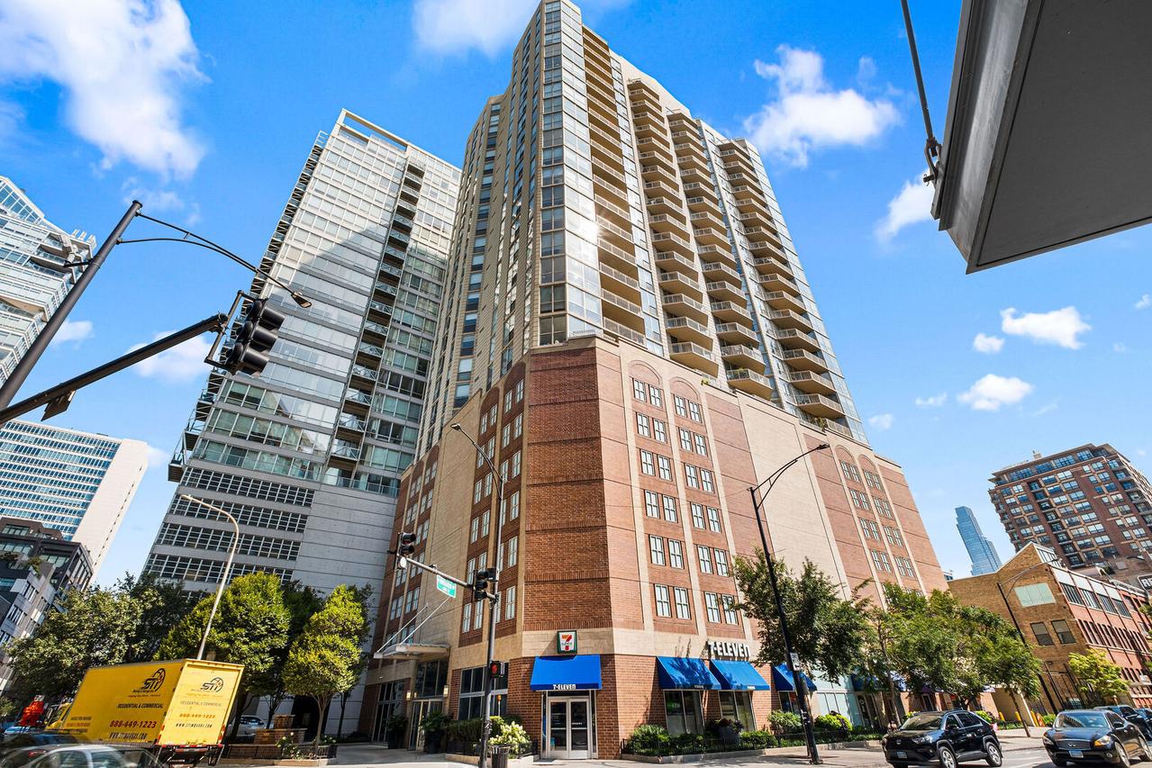 645 N Kingsbury St. #2201, Chicago, IL 60654