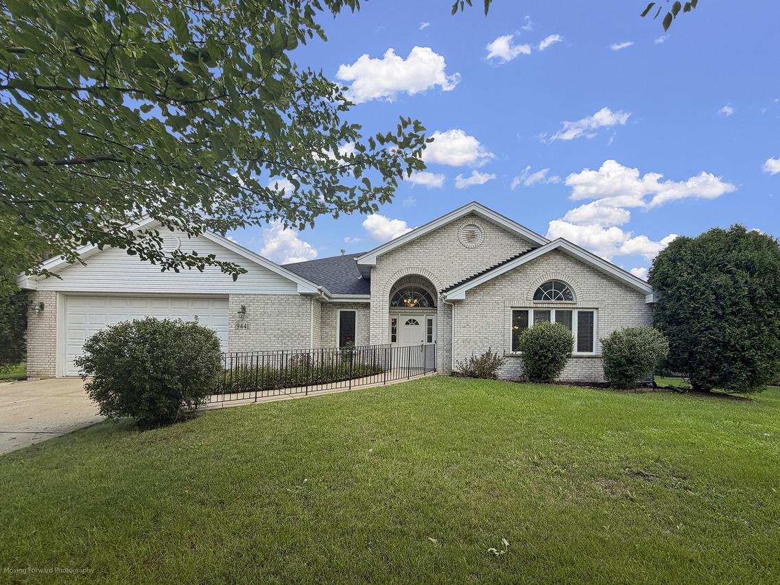 9441 Witham Ln., Woodridge, IL 60517