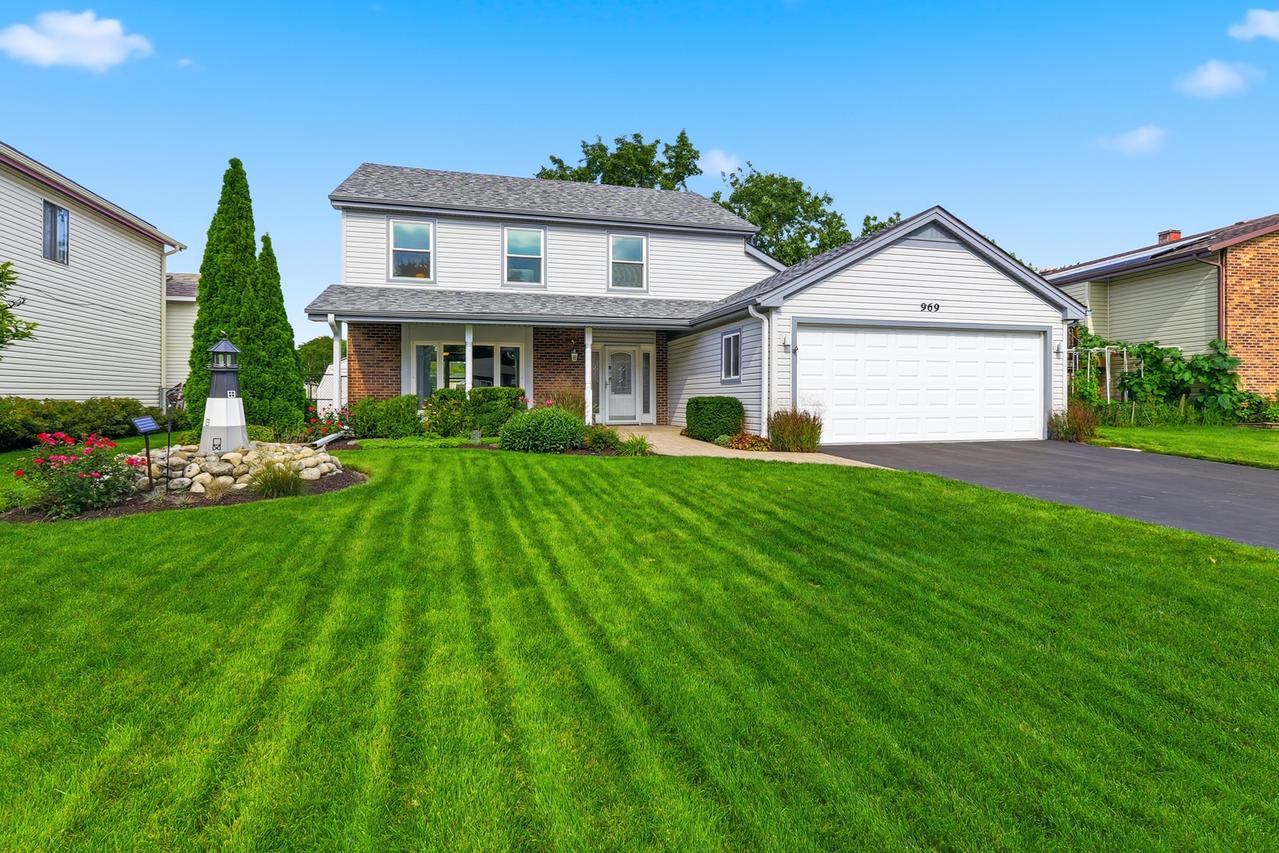 969 E Castlewood Ln., Bartlett, IL 60103