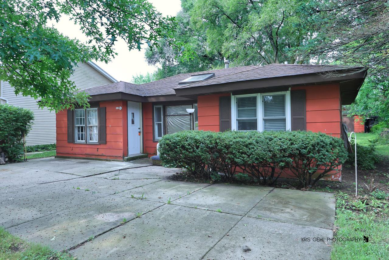 1924 Bethesda Blvd., Zion, IL 60099