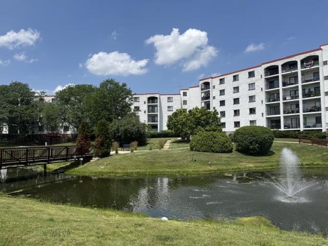 350 Plum Creek Dr. #407, Wheeling, IL 60090