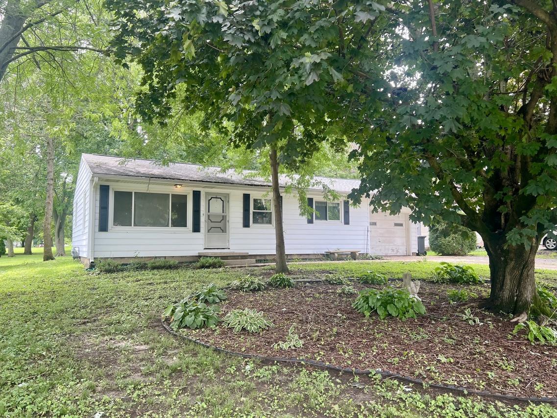 311 E Van Buren St., Philo, IL 61864