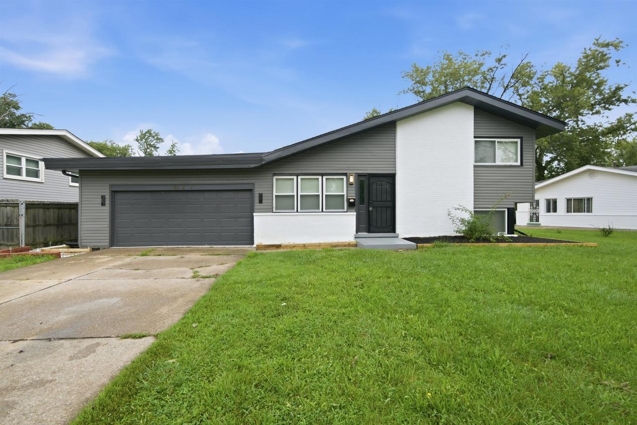 577 Ranger Dr., Chicago Heights, IL 60411