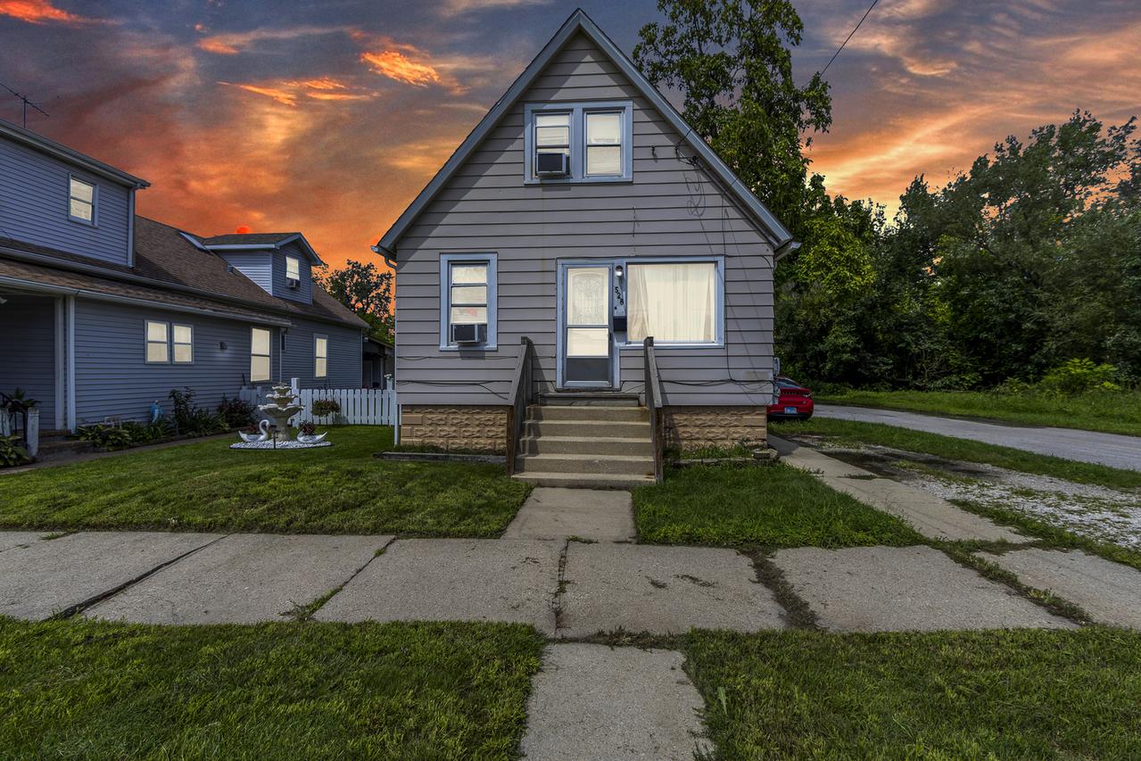 528 E 156th St., Harvey, IL 60426