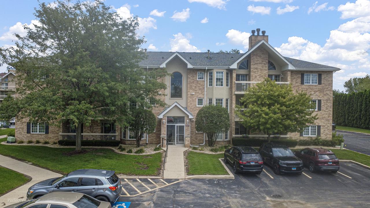 7771 Bristol Park Dr. #3SW, Tinley Park, IL 60477
