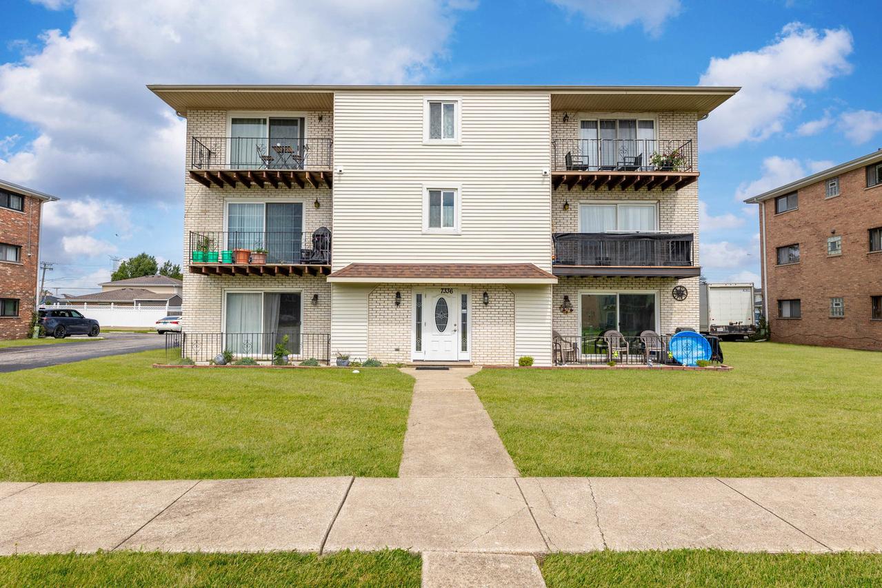 7336 W 85th Pl. #3A, Bridgeview, IL 60455