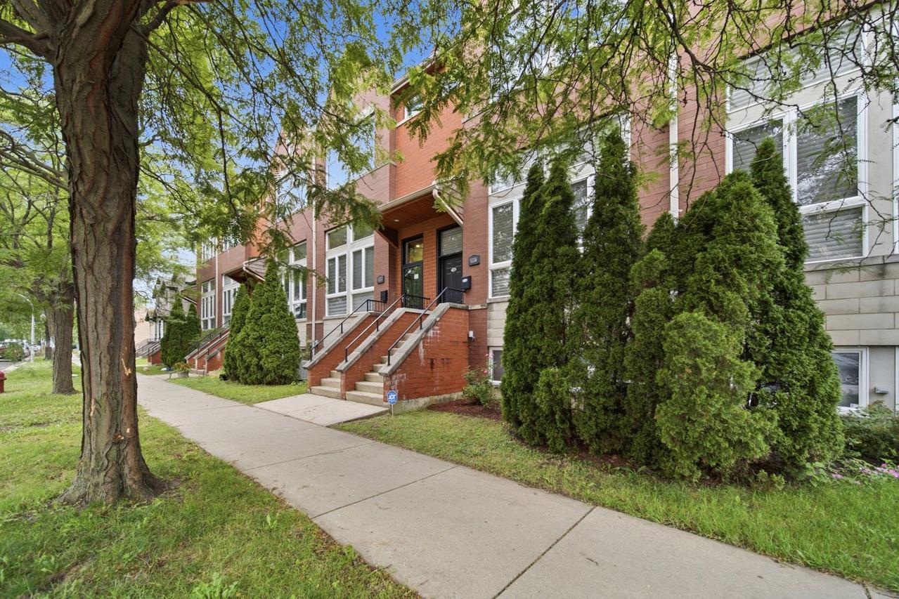 6336 N Sacramento Ave., Chicago, IL 60659