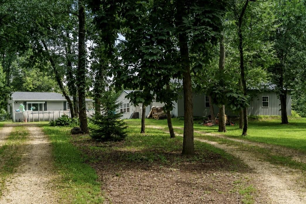 11371 Havenswood Rd., Roscoe, IL 61073