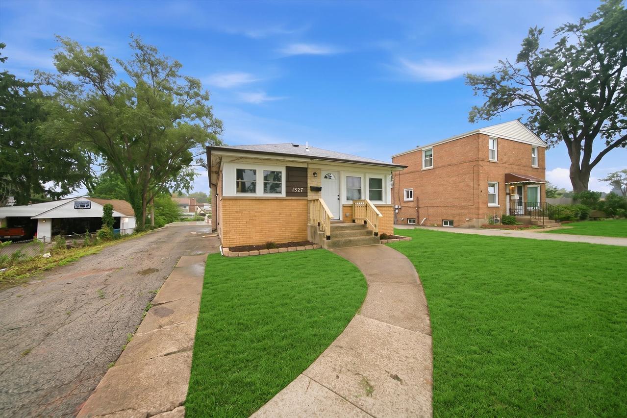 1327 S Wolf Rd., Hillside, IL 60162
