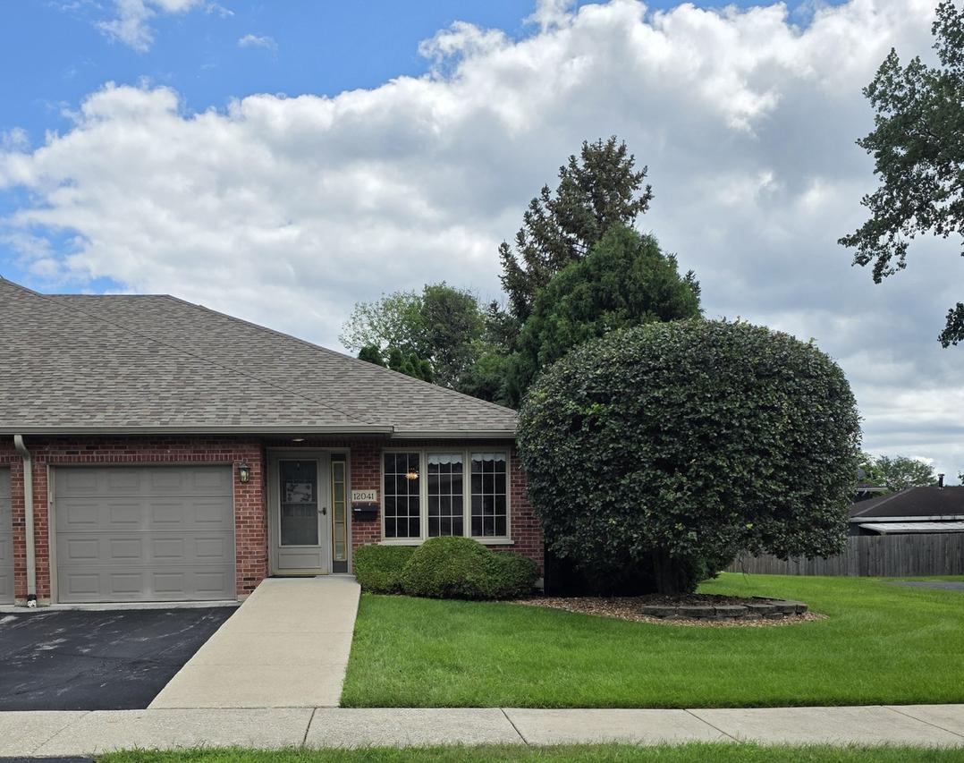 12041 S Kildare St., Alsip, IL 60803