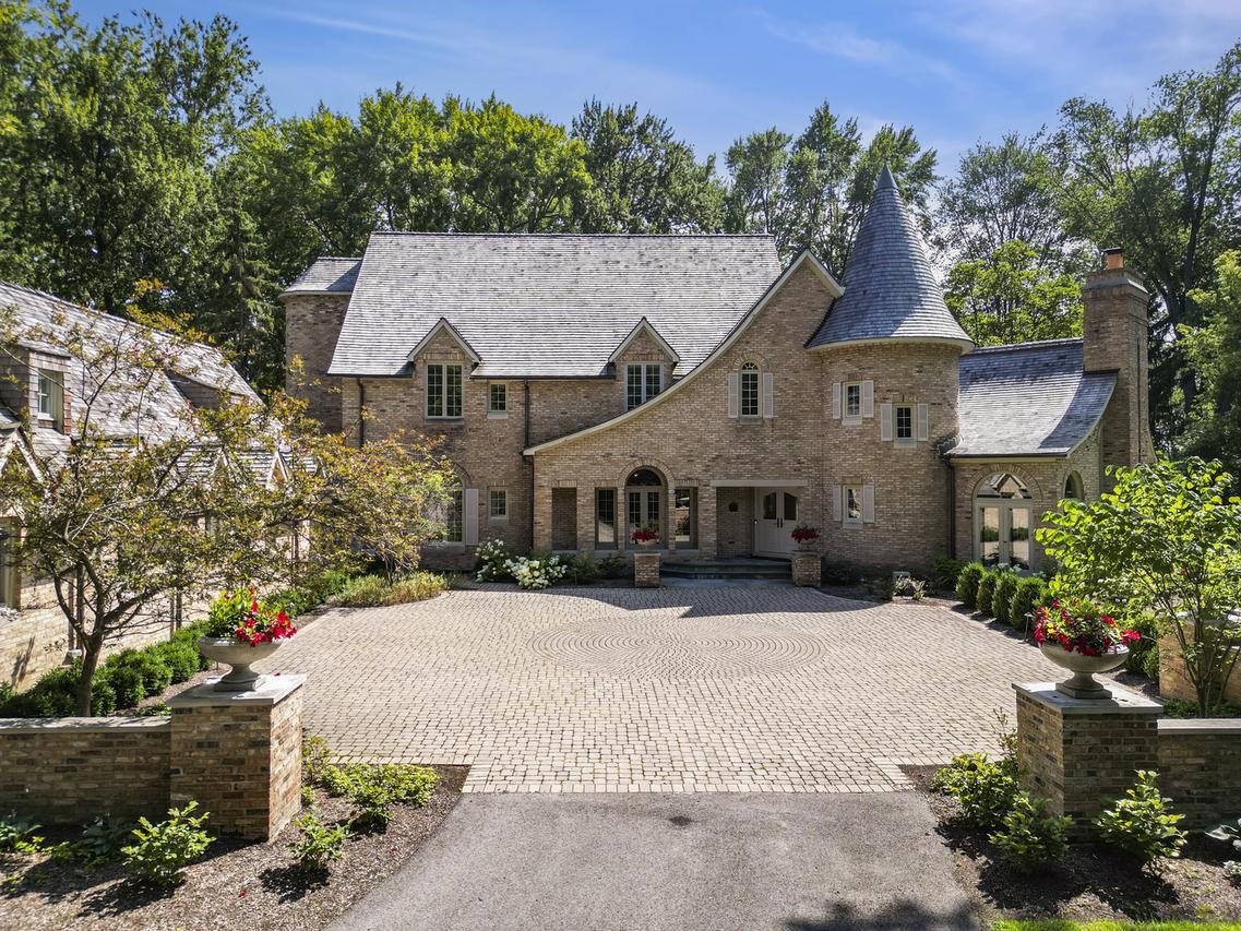 285 W Westminster Ave., Lake Forest, IL 60045