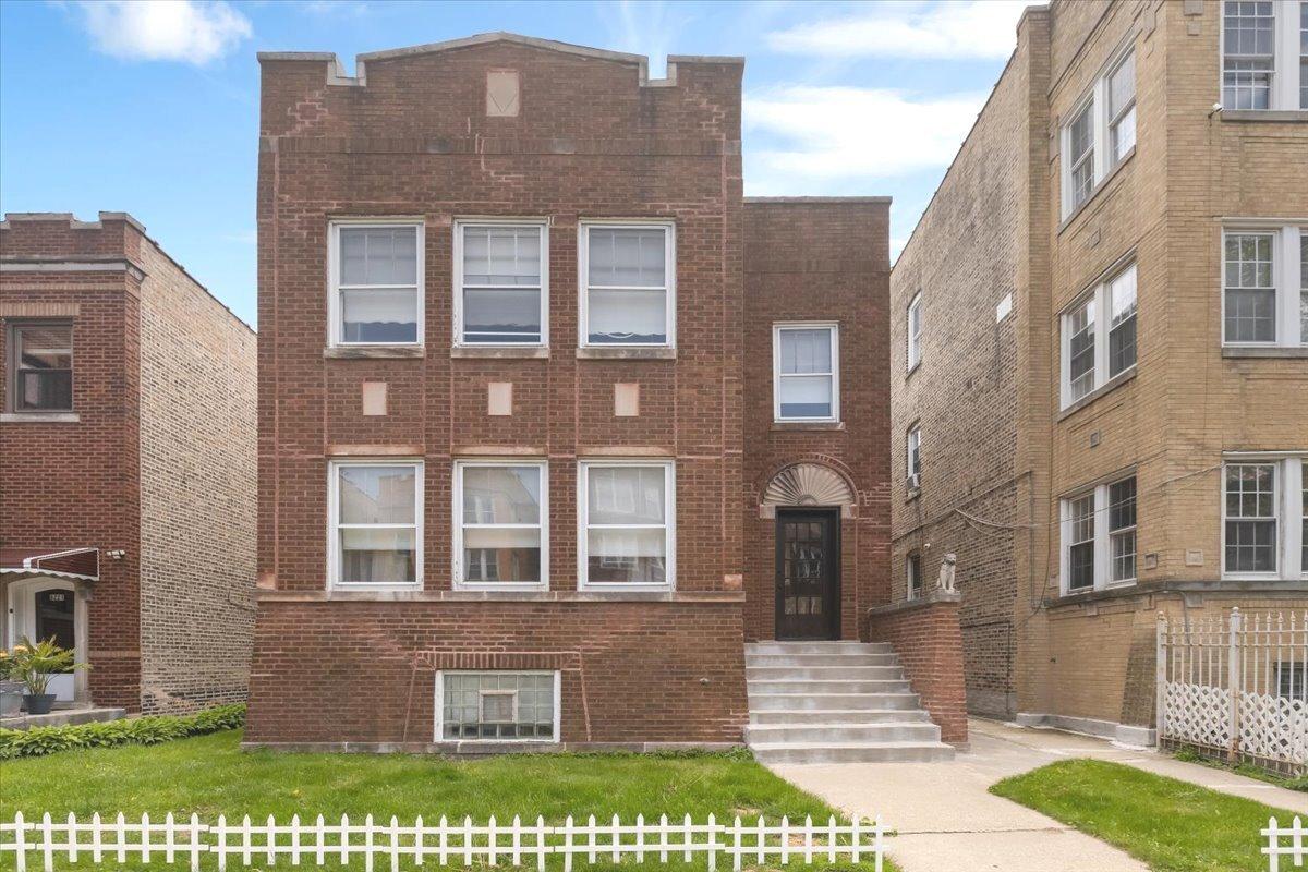 6219 N Claremont Ave., Chicago, IL 60659