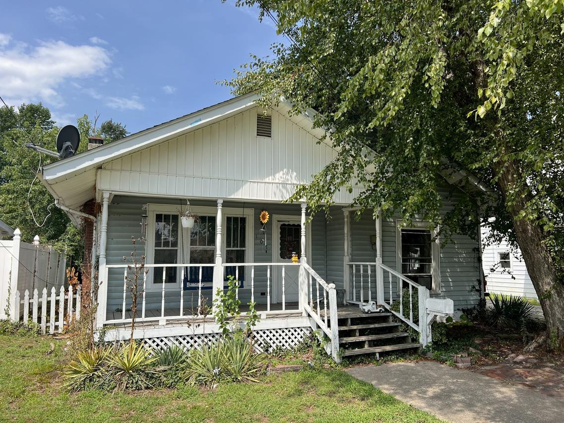 107 N 19th St., Herrin, IL 62948