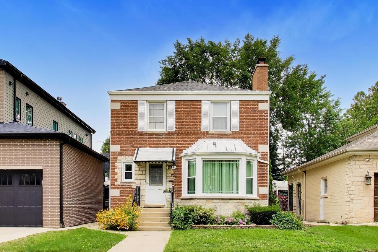 2908 W Birchwood Ave., Chicago, IL 60645