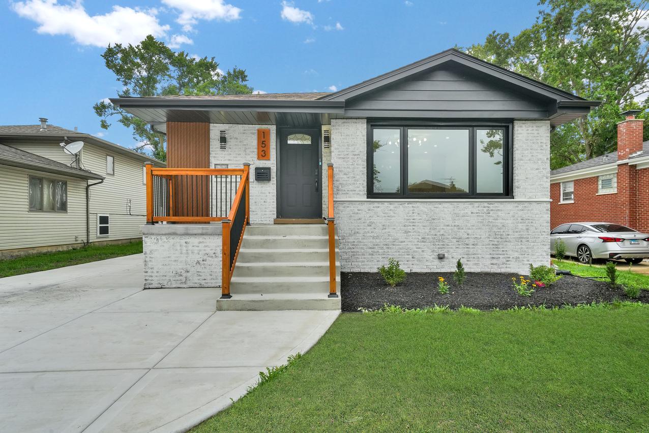 153 W 27th Pl., South Chicago Heights, IL 60411