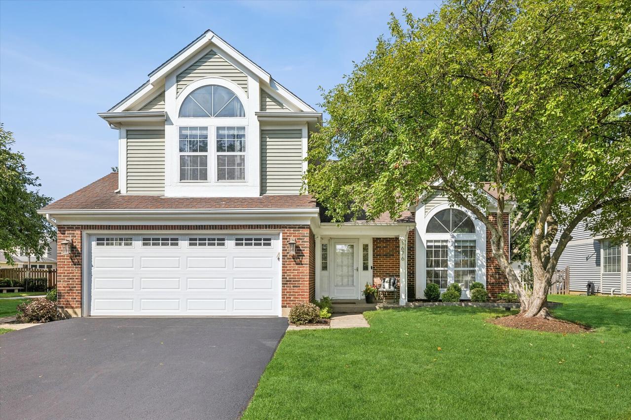 1676 Kennsington Ln., Crystal Lake, IL 60014