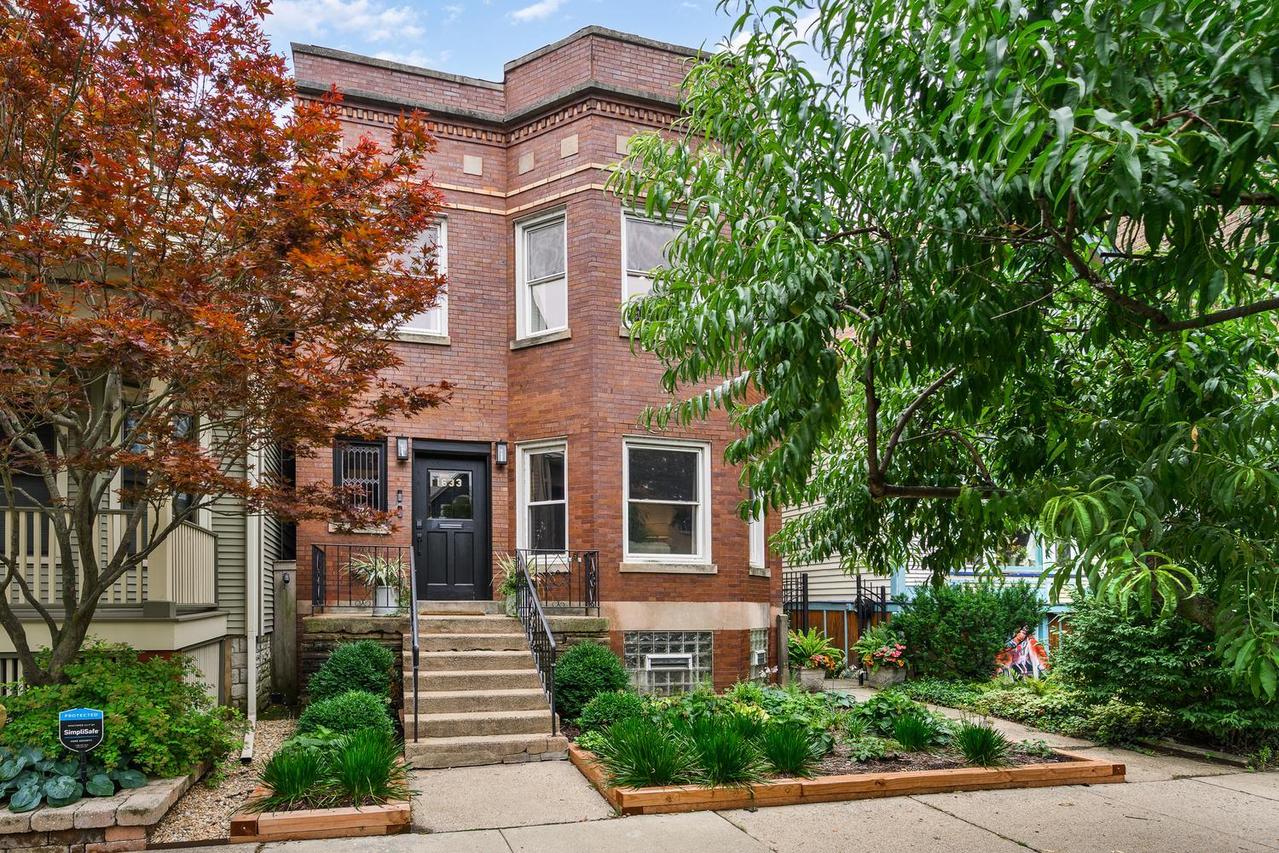 1633 W Olive Ave., Chicago, IL 60660