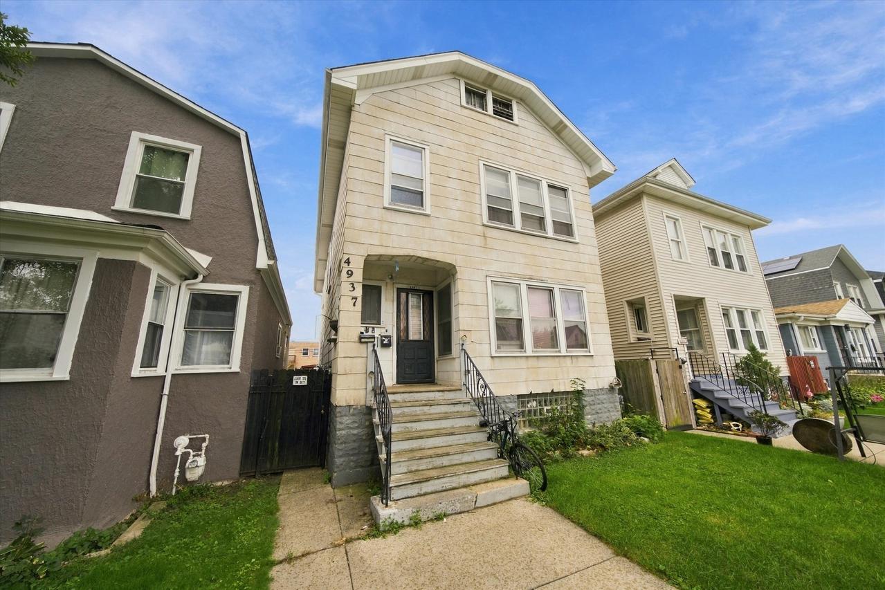 4937 W Melrose St., Chicago, IL 60641