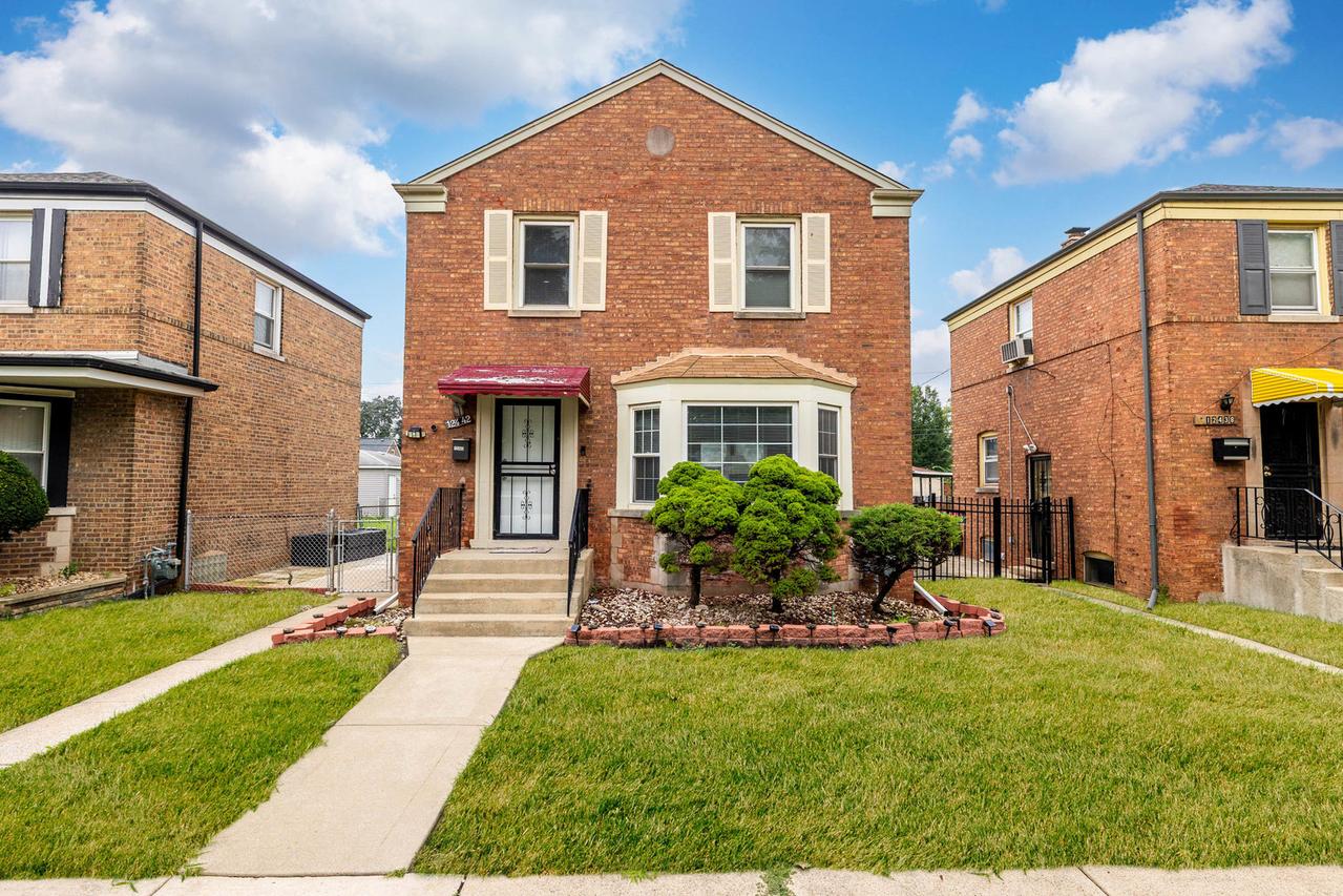 12442 S Throop St., Calumet Park, IL 60827