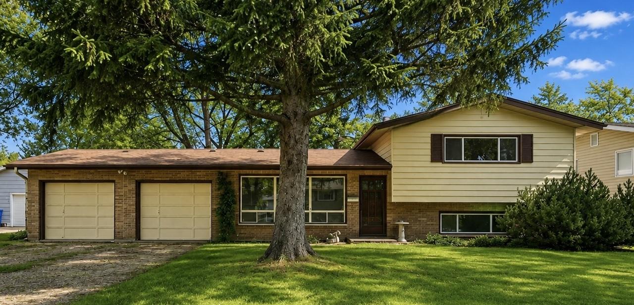 641 Clover Rd., Wauconda, IL 60084