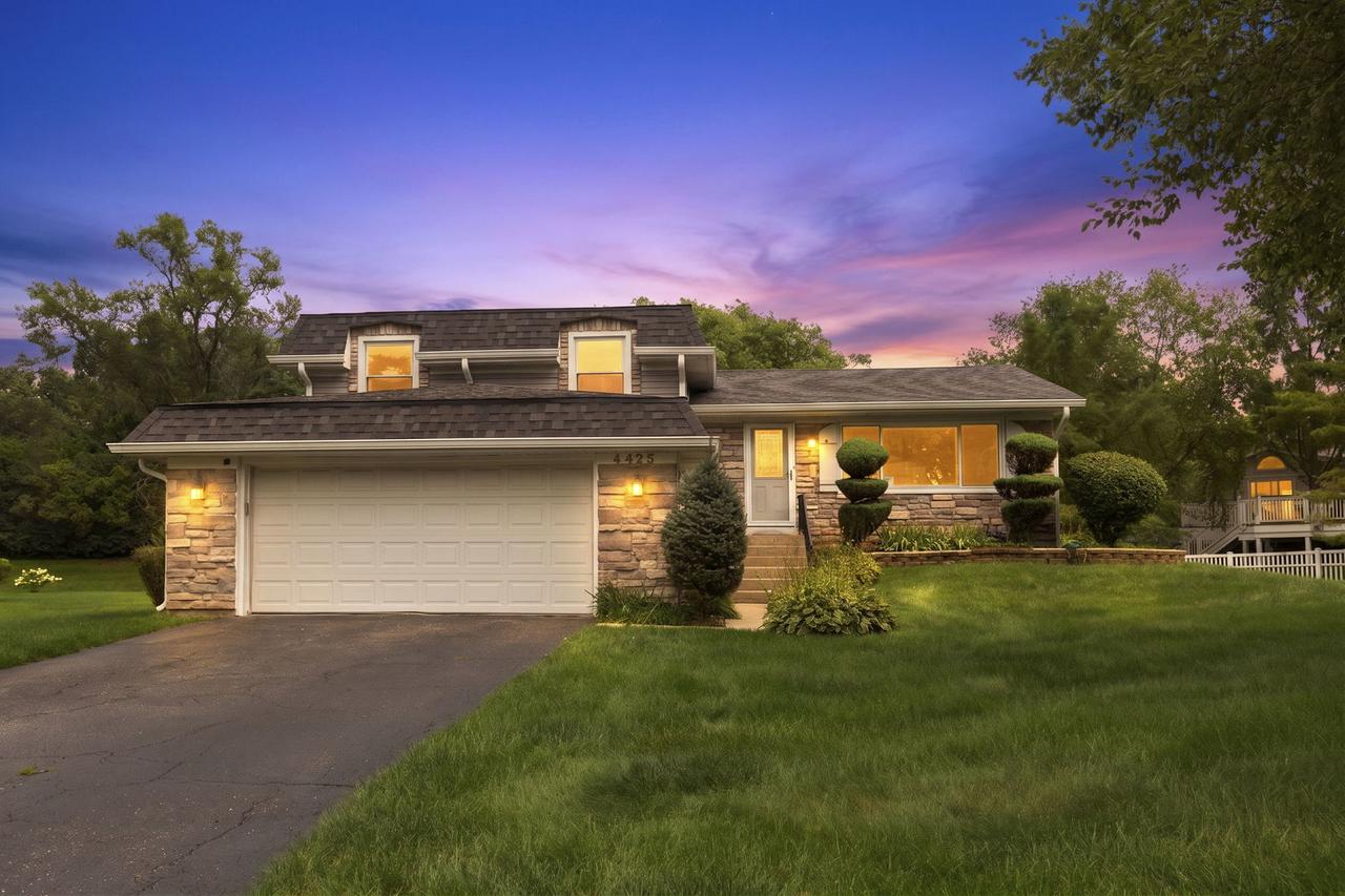 4425 Thornbark Ct., Hoffman Estates, IL 60192