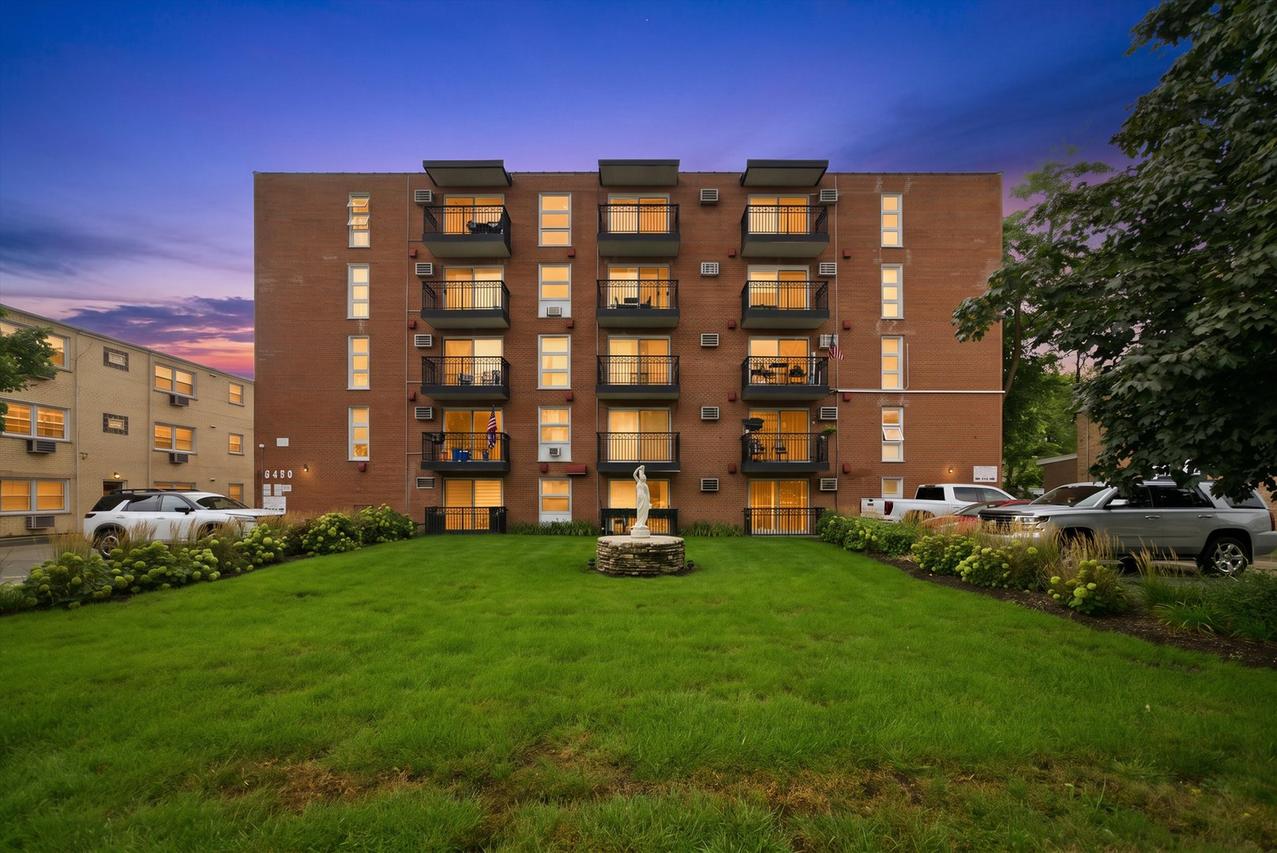6490 N Northwest Hwy. #1C, Chicago, IL 60631