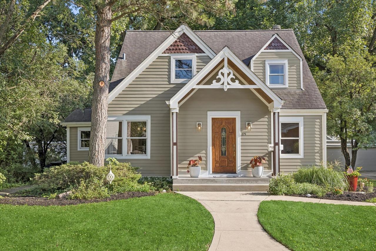 175 W Burlington St., Riverside, IL 60546