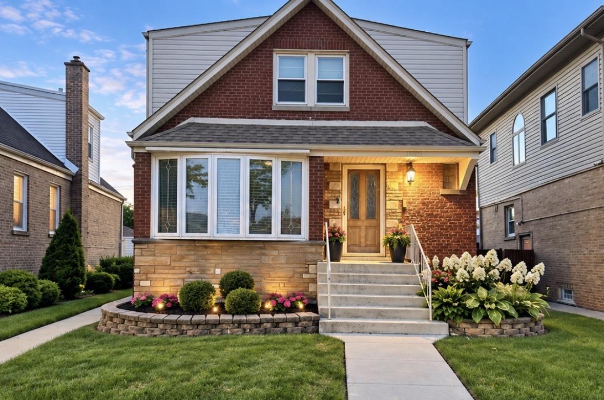 8030 S Whipple St., Chicago, IL 60652