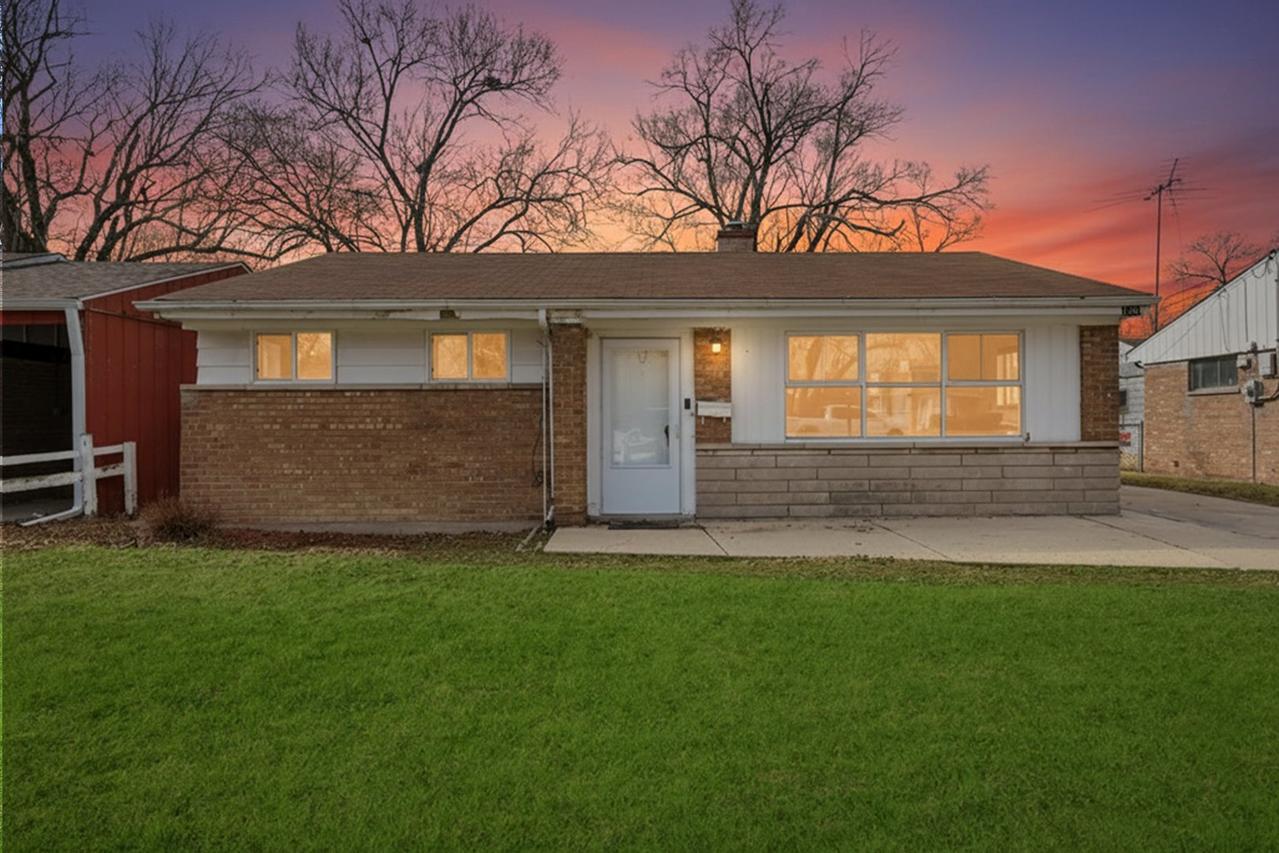 1354 Gordon Ave., Calumet City, IL 60409