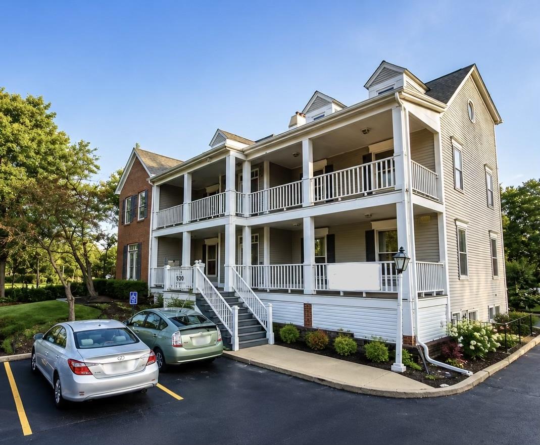 520 W Roosevelt Rd., Wheaton, IL 60187