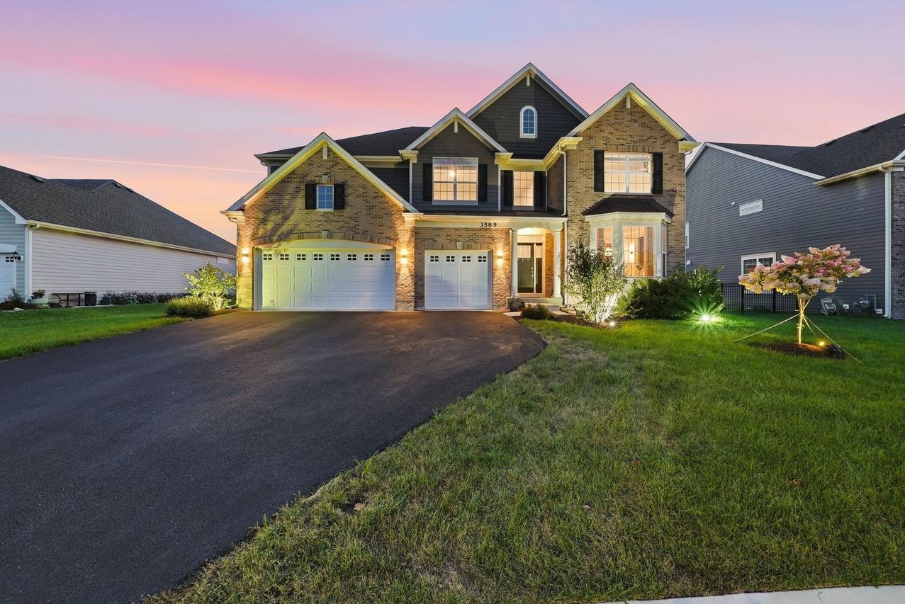 3589 Emerald Rd., Elgin, IL 60124